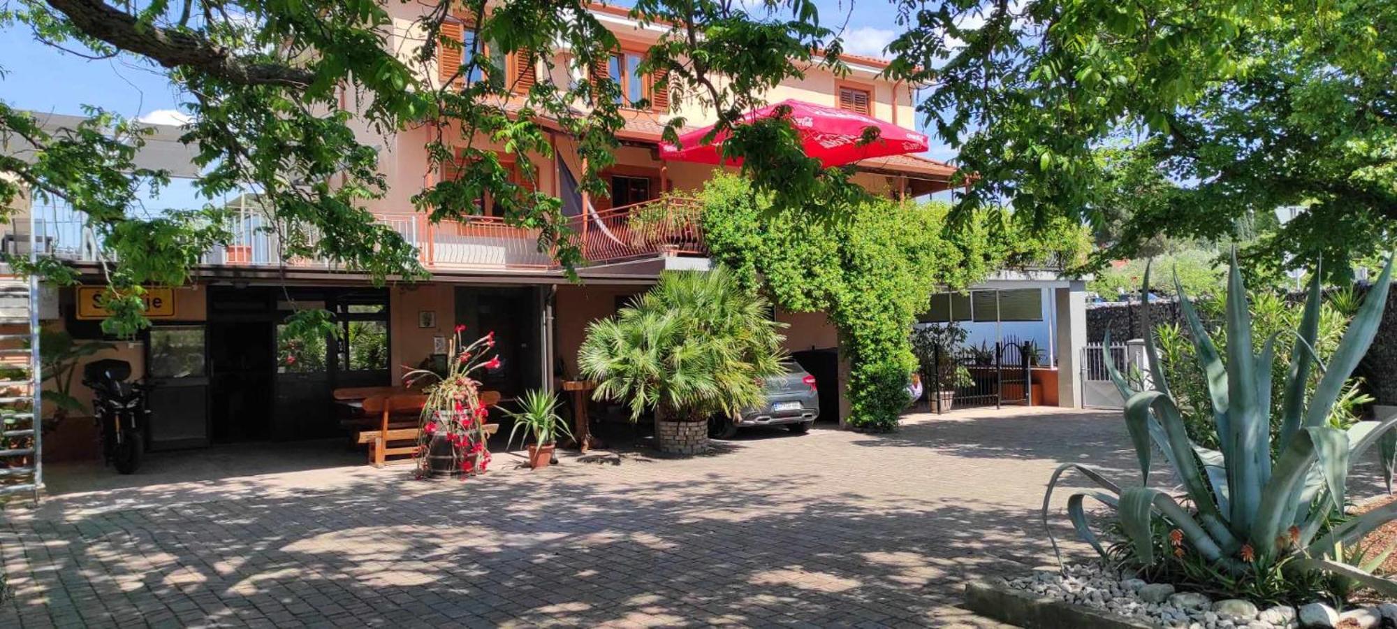 Guesthouse Skofije Ob Parenzani Spodnje Skofije Bagian luar foto